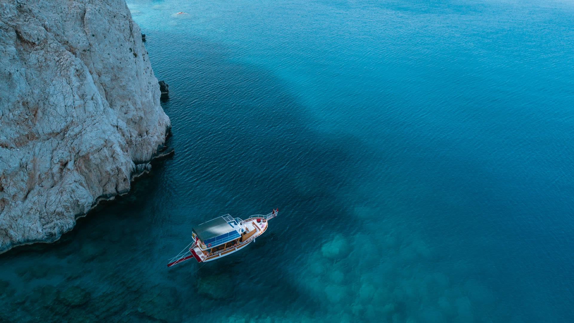 adrasantekneturubackgroundadrasanmedcezir